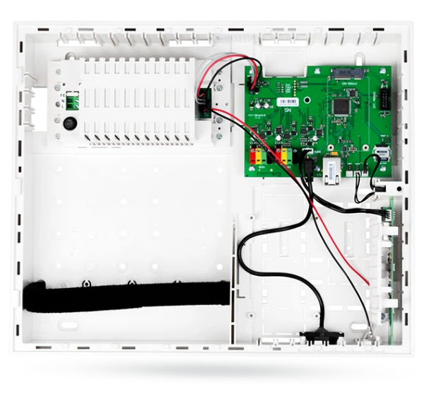 JA-107KR Ústredňa s LAN a rádiovým modulom JA-111R